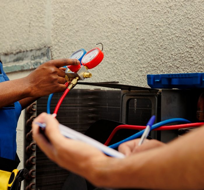 Seasoned,Wiremen,Asked,To,Do,Hvac,System,Check,,Refilling,Refrigerant.